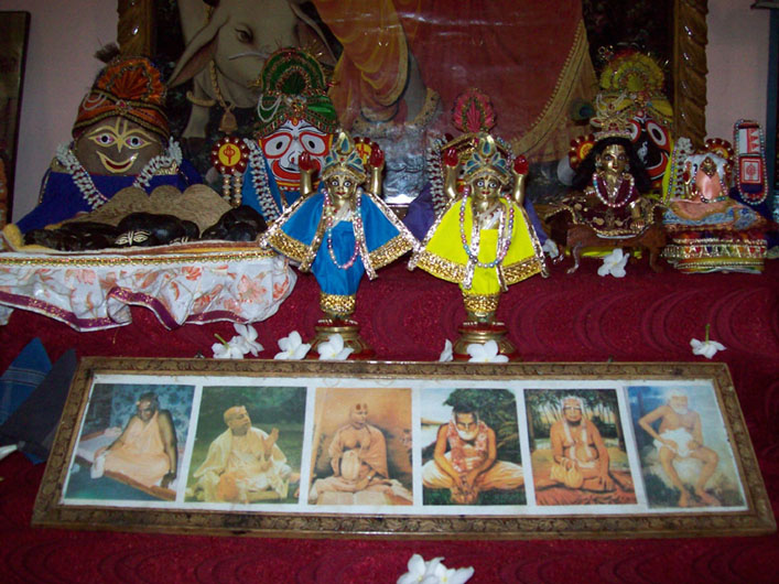 The Deities of Sri Sri Gaura Nitai.