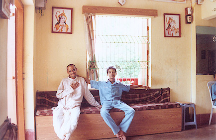 Vijay Das, a devotee of the asrama.